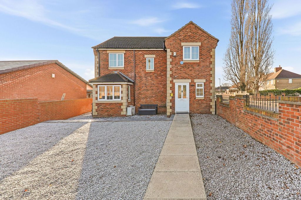 Property photo 1 of 30