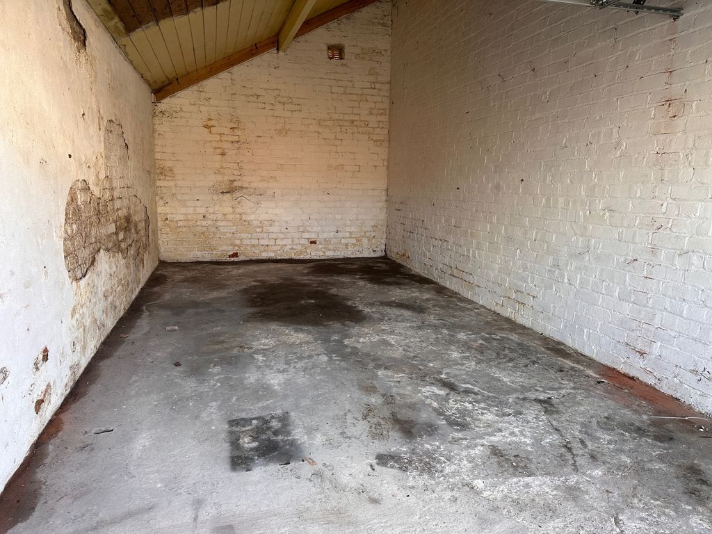 Property photo 3 of 7 Img_5573