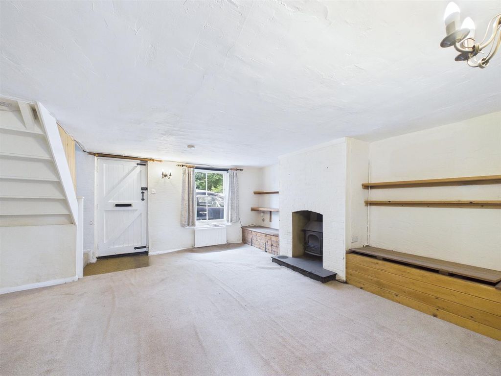 Property photo 2 of 15 8 -  3-Bedroom Cottage, Kingswood W-U-E.Jpg