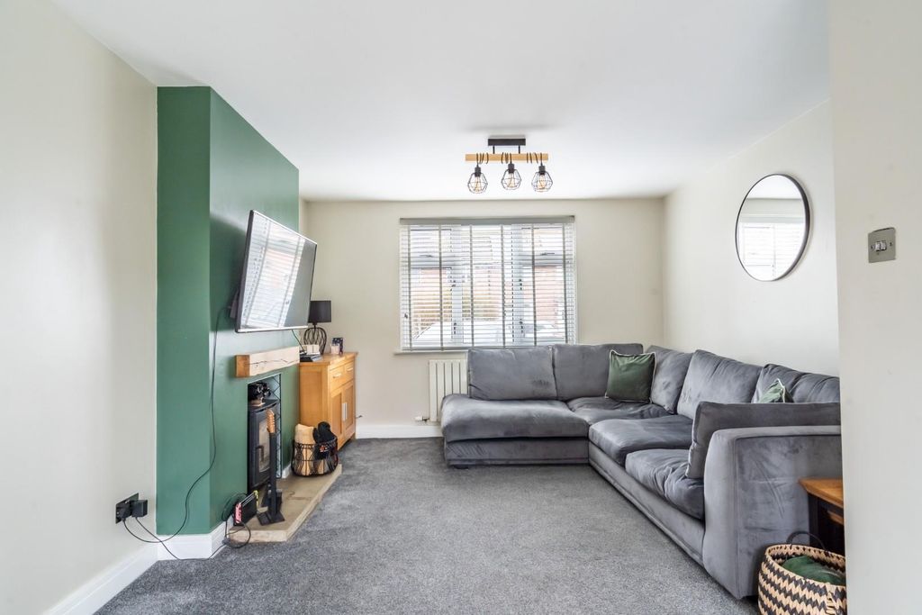 Property photo 1 of 21 Bramham Ave-24.Jpg