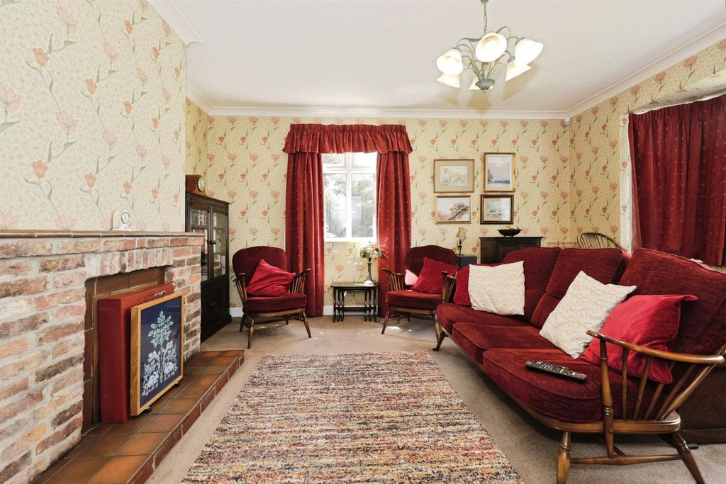 Property photo 3 of 23