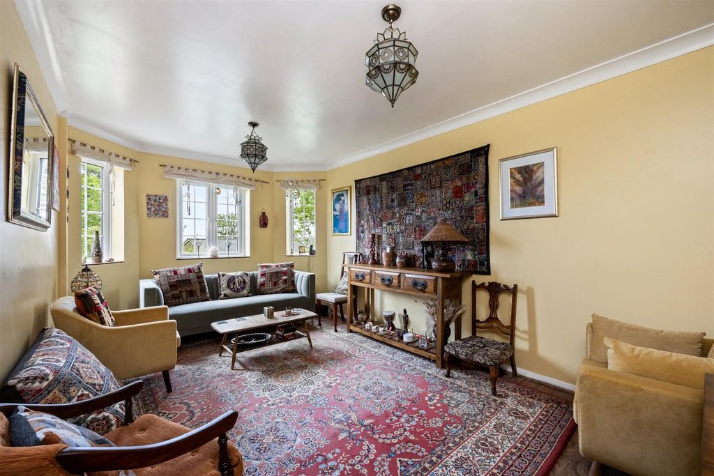 Property photo 2 of 24 Sitting Room