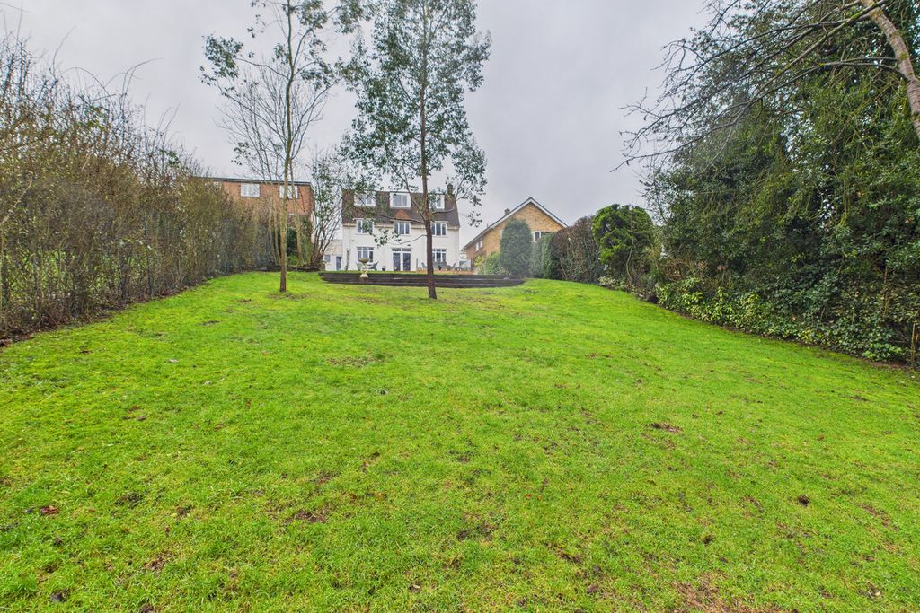 Property photo 2 of 26