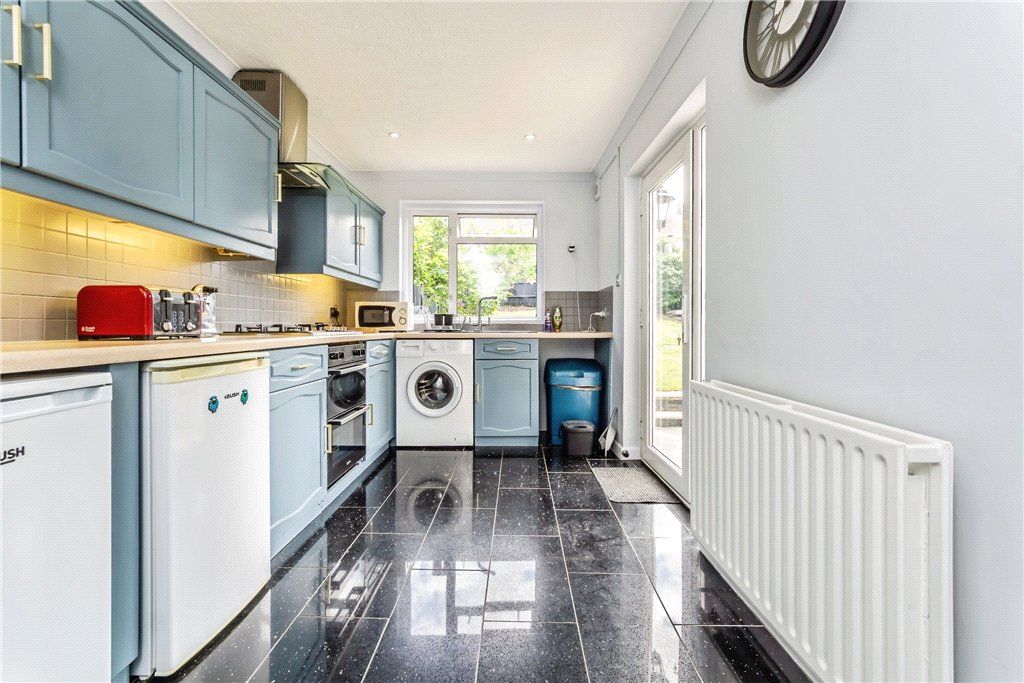 Property photo 3 of 14 Kitchen