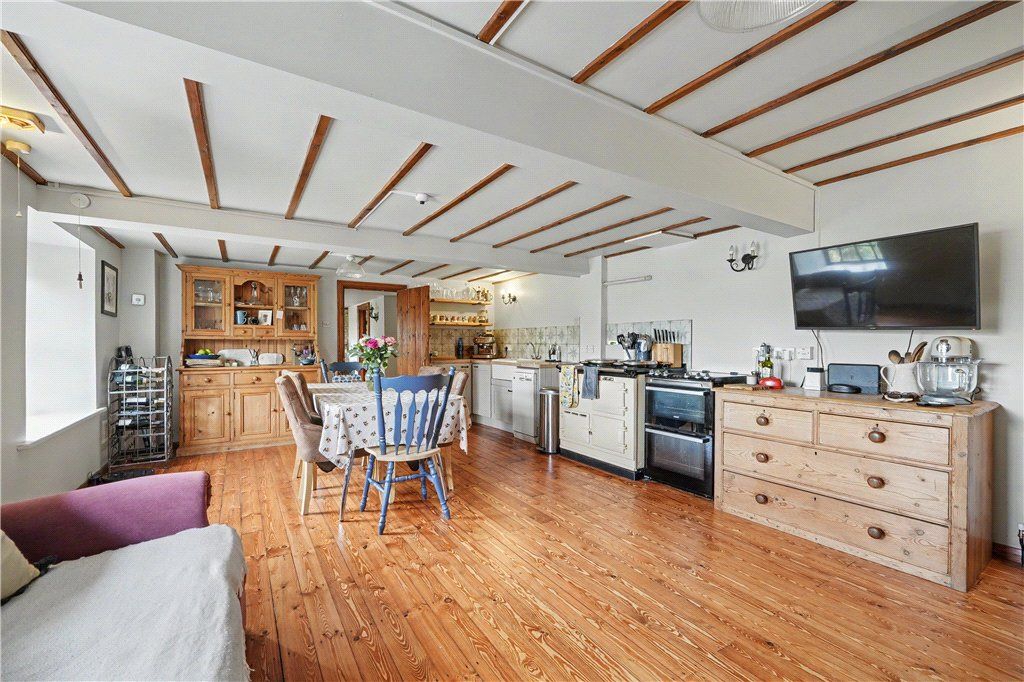 Property photo 3 of 17 Living Kitchen