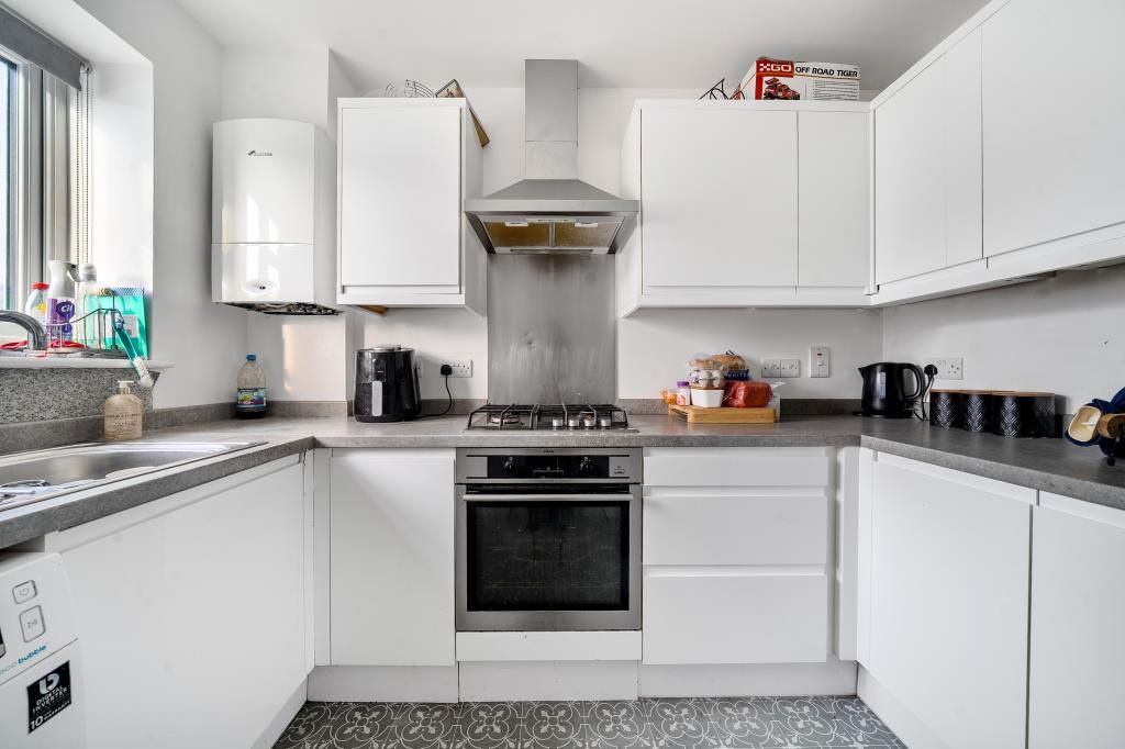 Property photo 3 of 18 Kitchen