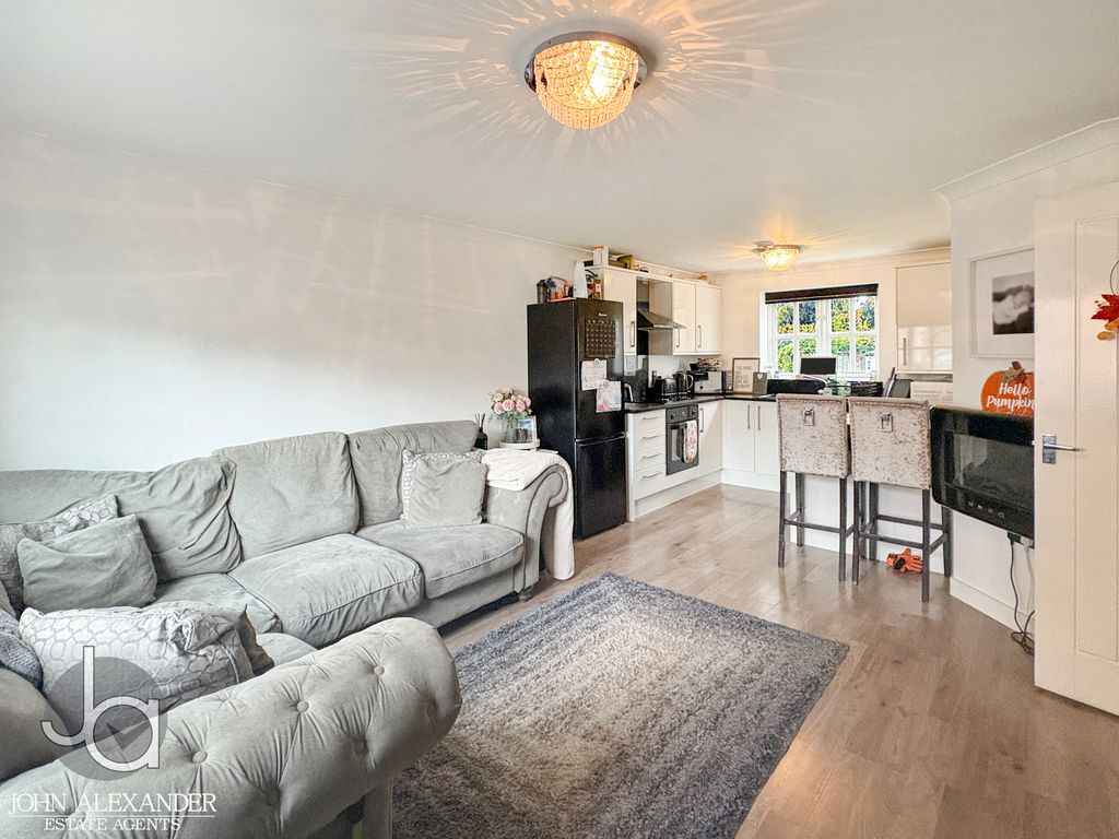 Property photo 2 of 12 20251105_103307448_0.5