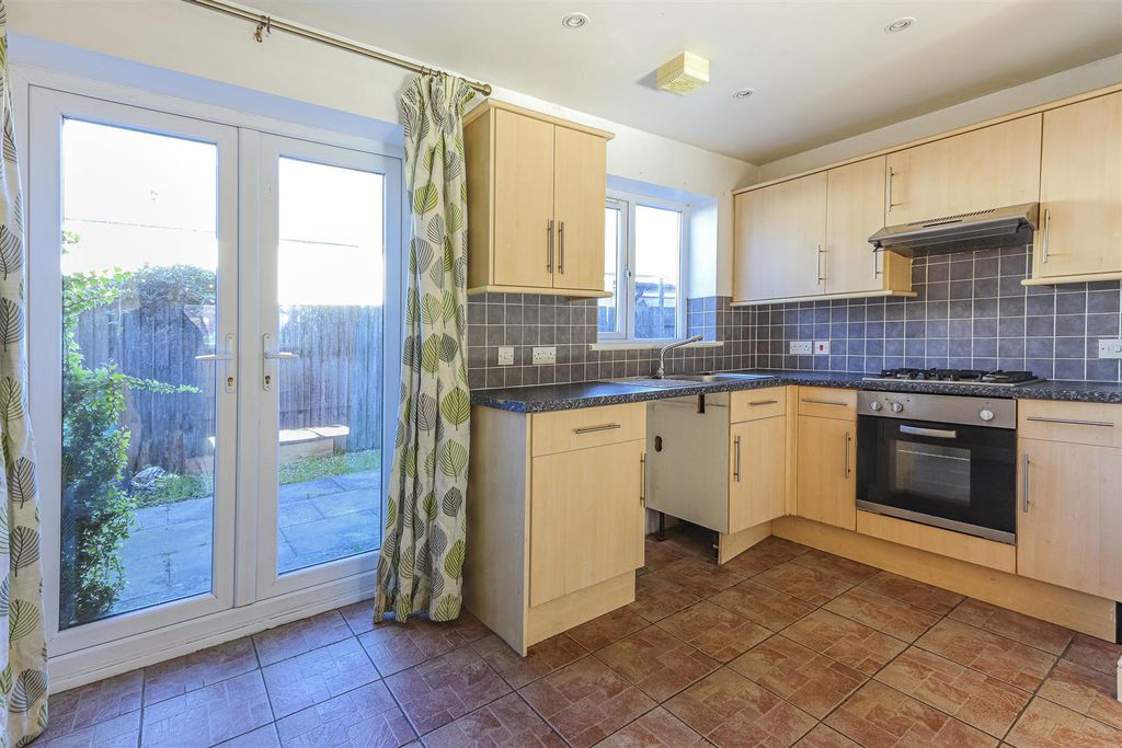 Property photo 3 of 11 Deemuir Square 13-9.Jpg