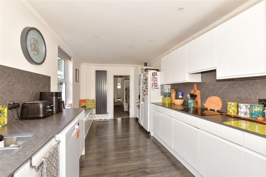 Property photo 3 of 15 Kitchen