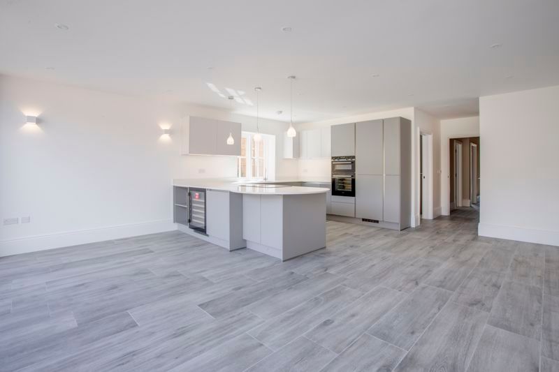 Property photo 2 of 11 Photo 11