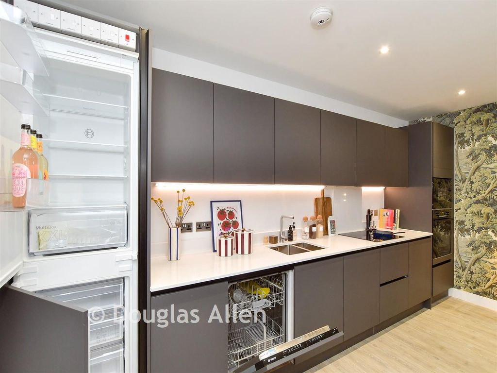 Property photo 2 of 11 Kitchen Lifestyle Show Home