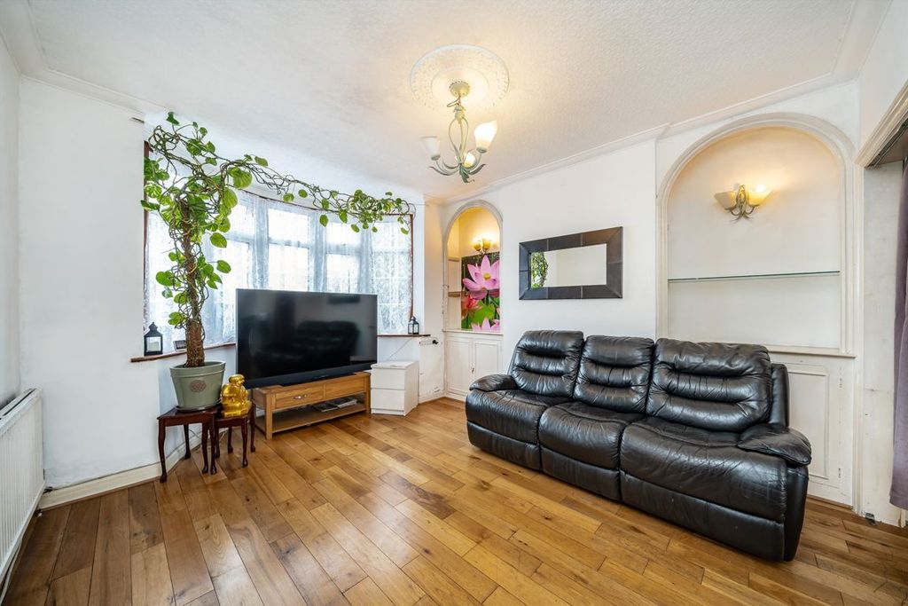 Property photo 2 of 9