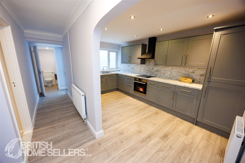 Property photo 2 of 41 Picture No. 26