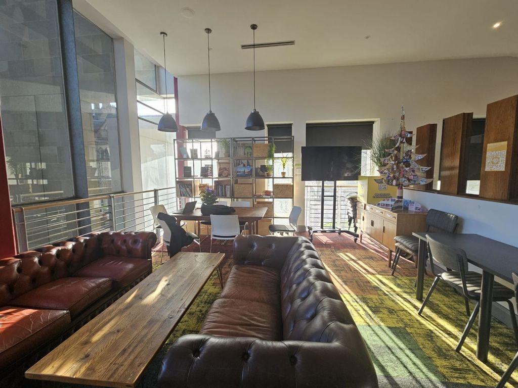 Property photo 3 of 4