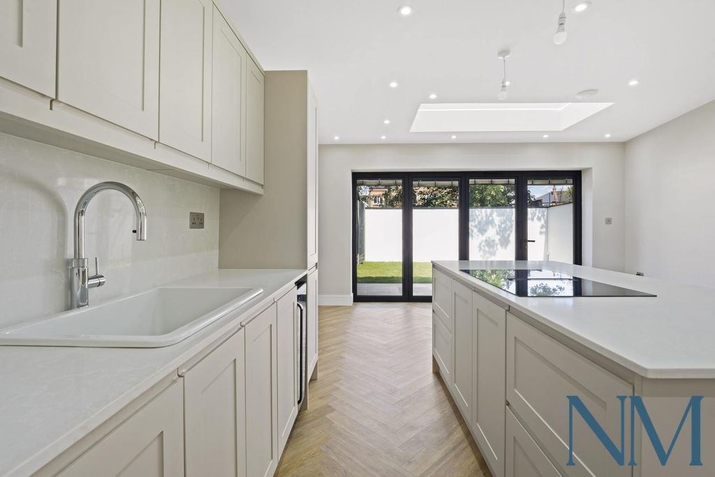 Property photo 3 of 10 Gallery