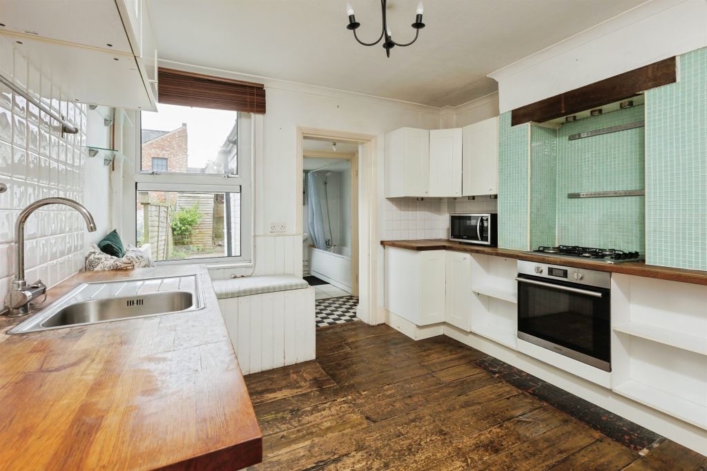 Property photo 2 of 17