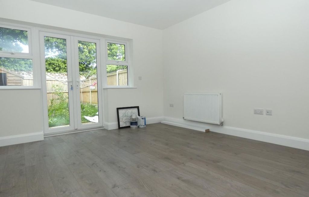 Property photo 3 of 11 Picture No. 10