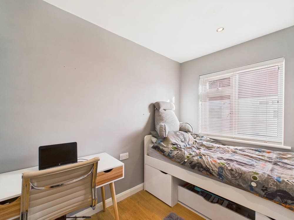 Additional image 12 of 4 bed semi-detached house for saleLansdowne Road, Staines-Upon-Thames, Surrey TW18