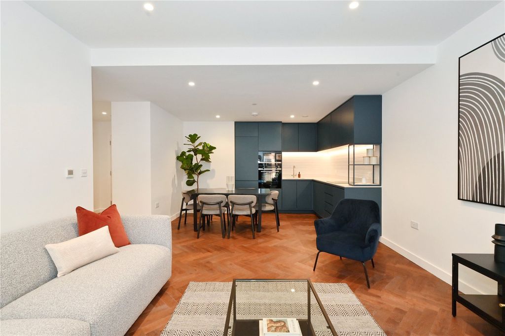Property photo 1 of 20 Living Space
