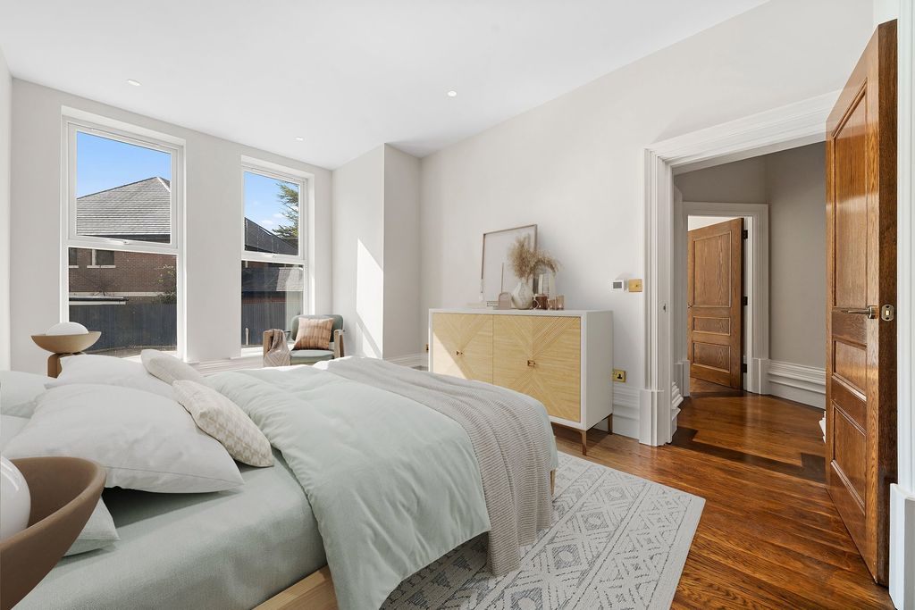 Property photo 3 of 37