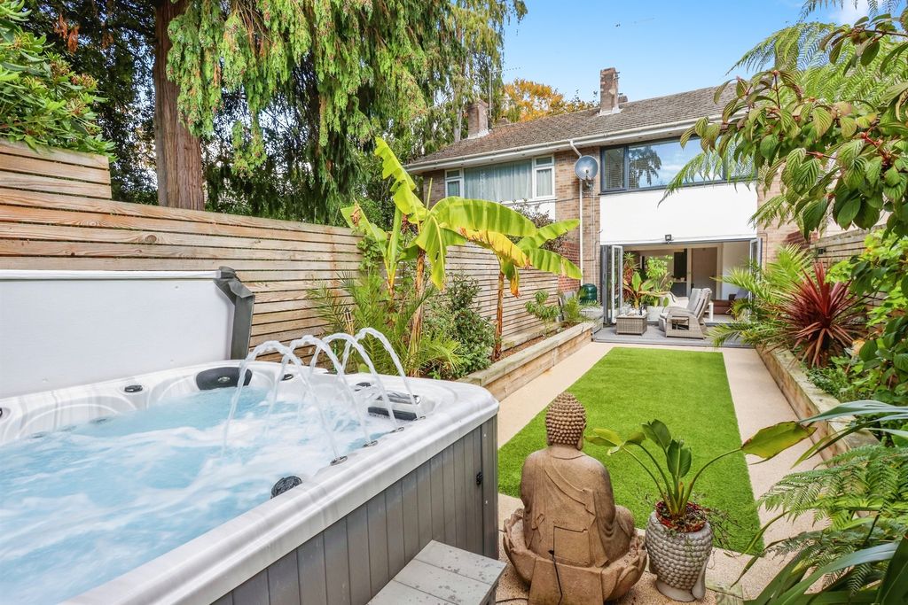 Property photo 1 of 20