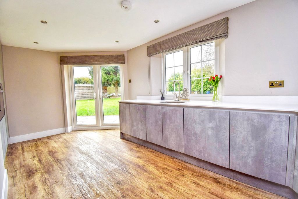 Property photo 3 of 26