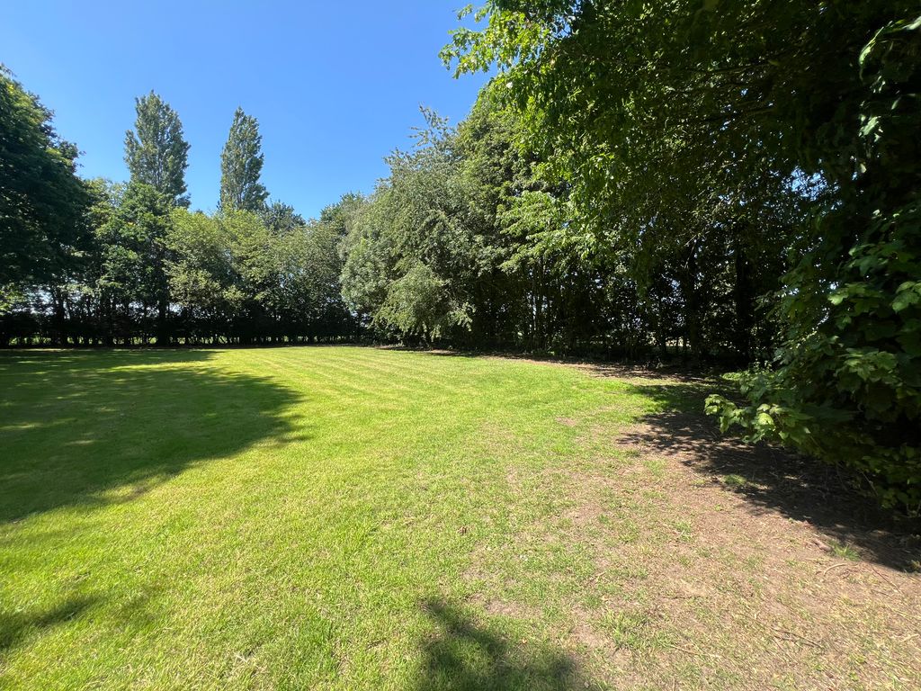 Property photo 1 of 4