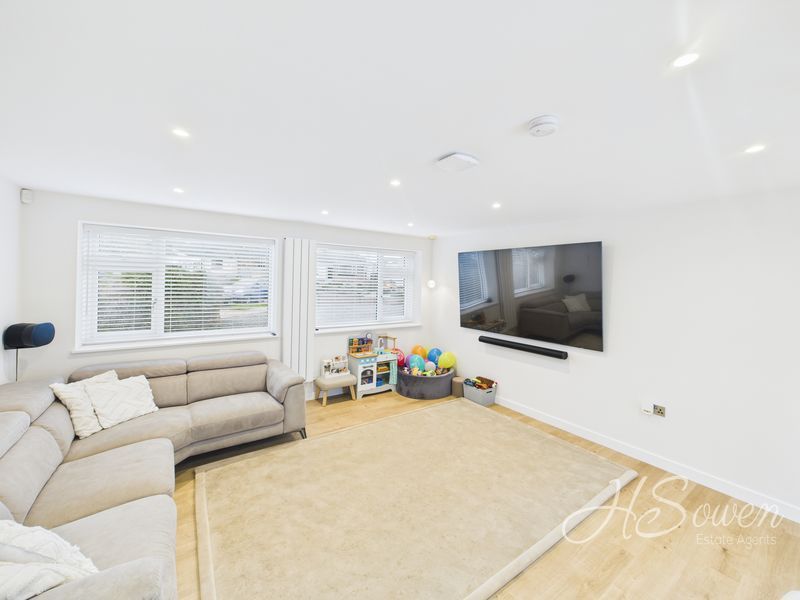 Property photo 3 of 21 Photo 5