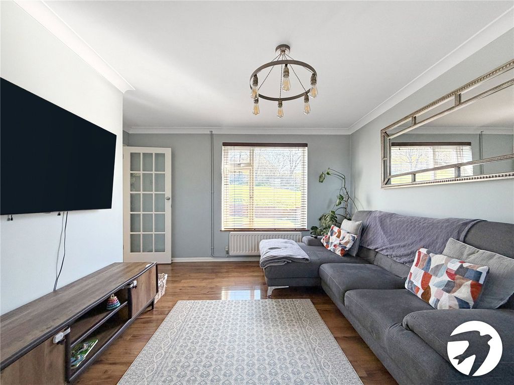 Property photo 2 of 14 Lounge