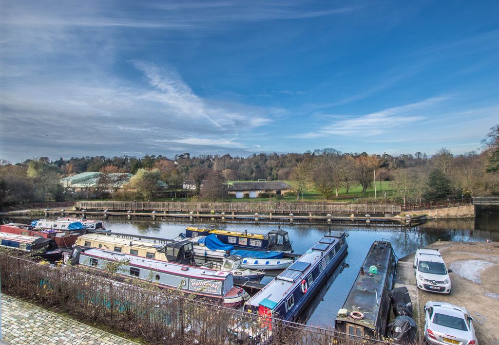 Property photo 2 of 8