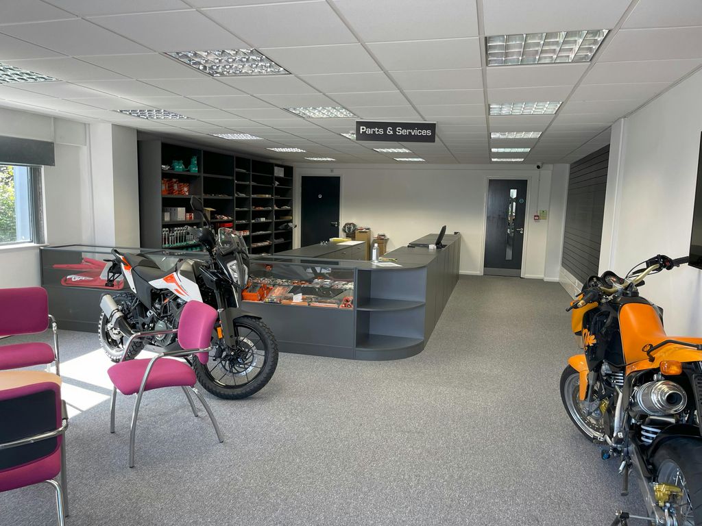 Property photo 2 of 10 Ground Floor Office  Reception.Jpg