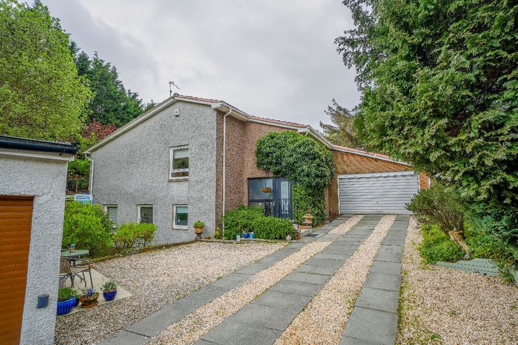 Property photo 2 of 34