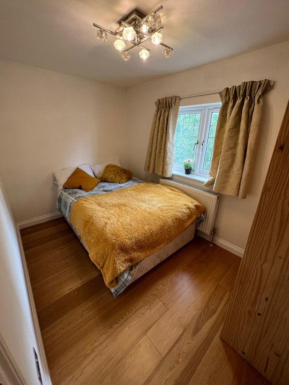 Property photo 3 of 12 Room 5- £600 Available 04/05/2026