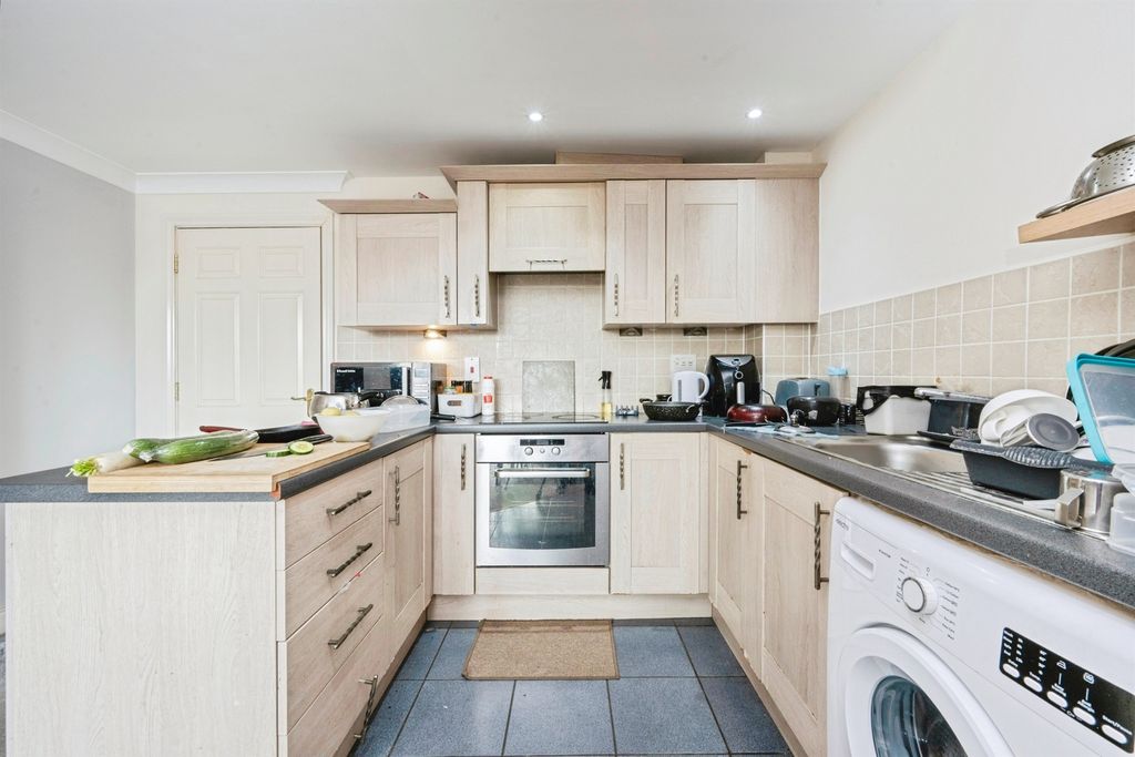 Property photo 3 of 12