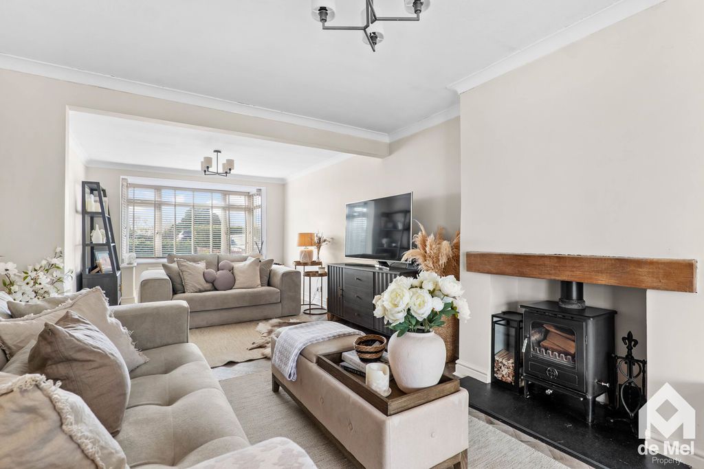 Property photo 3 of 21 Photo 12