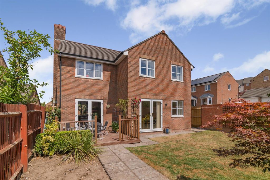 Property photo 2 of 24