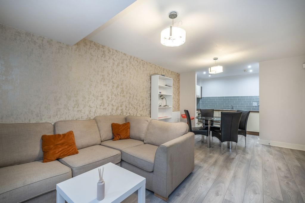 Property photo 3 of 9 1-Hurlington-Cour...