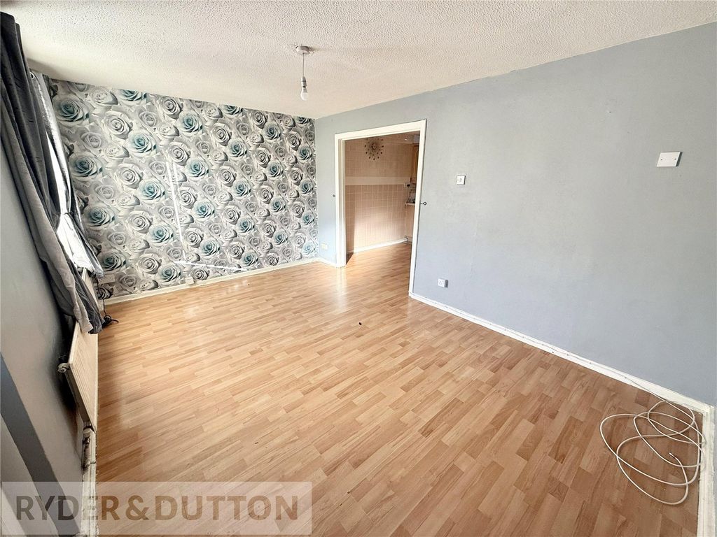 Property photo 2 of 26 Lounge