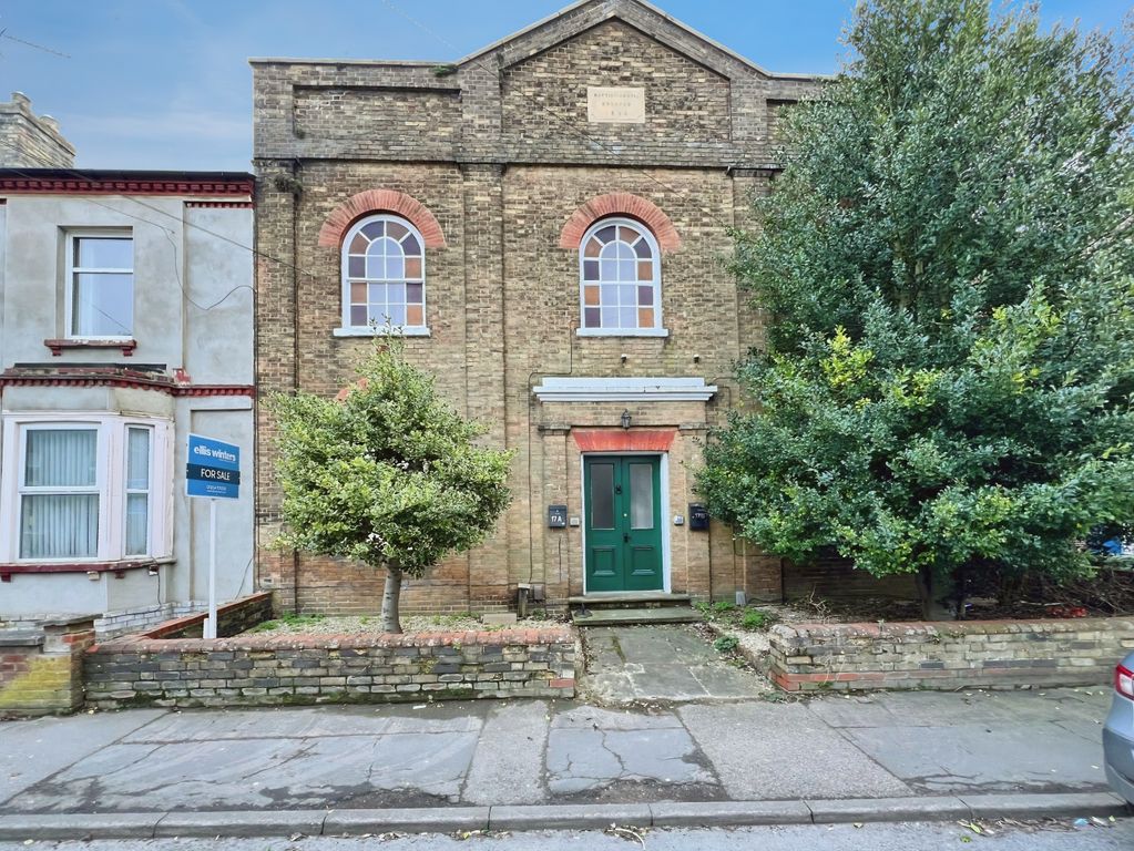 Property photo 1 of 20