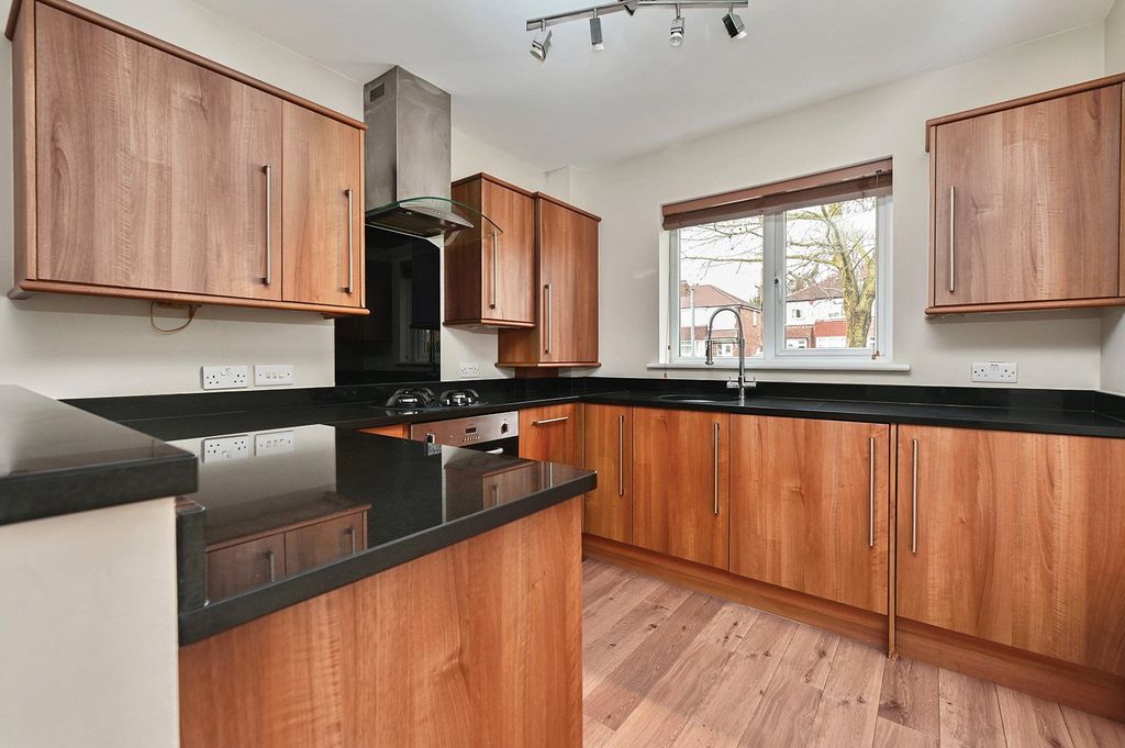 Property photo 3 of 11 Picture No. 15