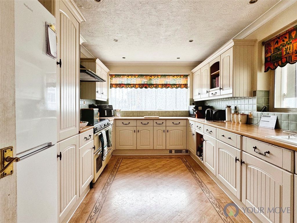 Property photo 2 of 22 Kitchen 1