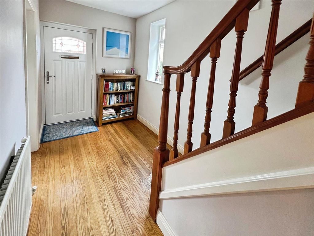 Property photo 3 of 15 Hallway