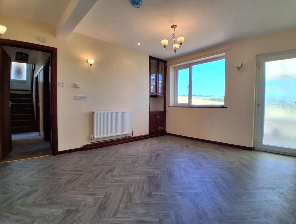 Property photo 3 of 17 Picture No. 18