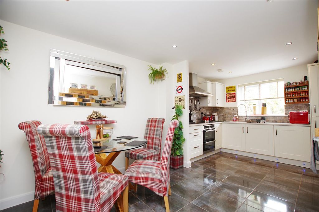 Property photo 2 of 17 Kitchen/Diner