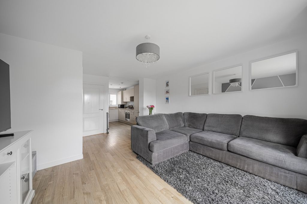 Property photo 3 of 16 4681674