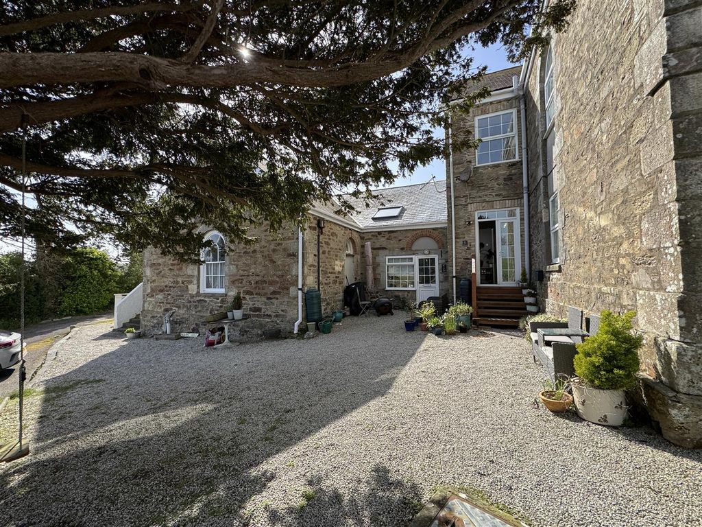 Property photo 1 of 12 Front Of The Apartment