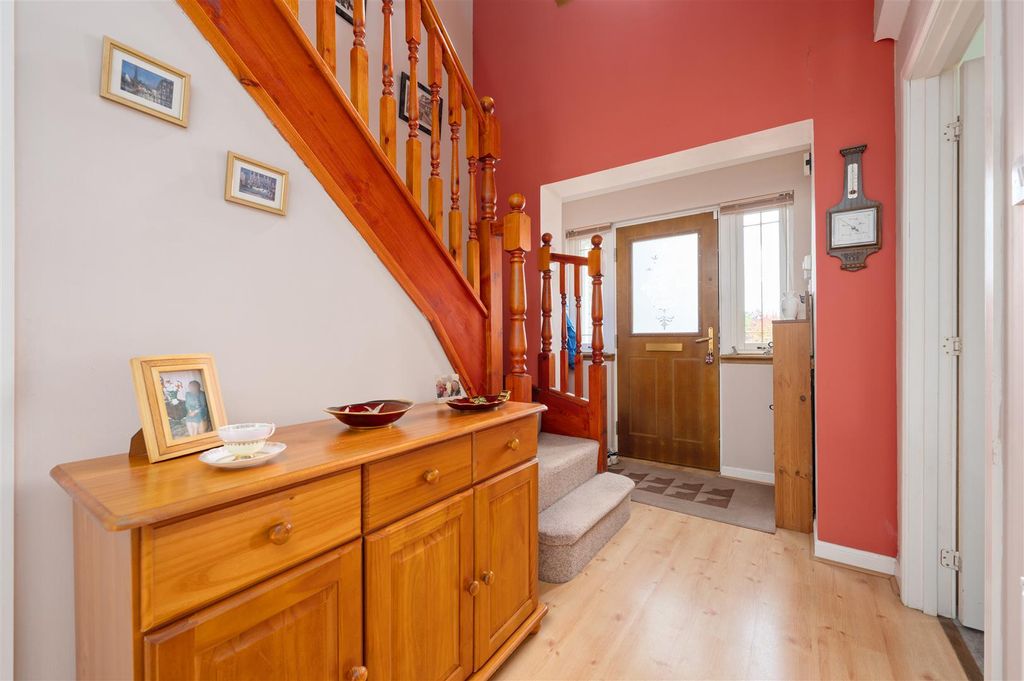 Property photo 3 of 32 3Cromardrive006.Jpg