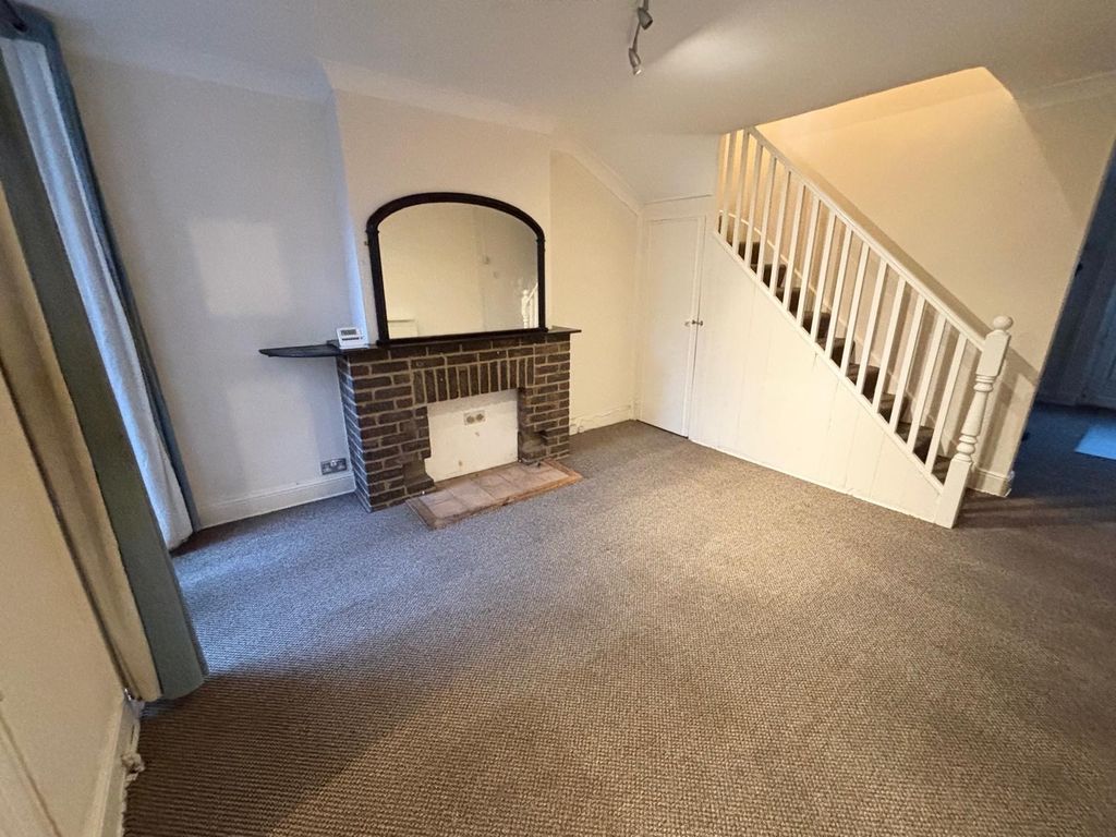 Property photo 3 of 6 Living Room