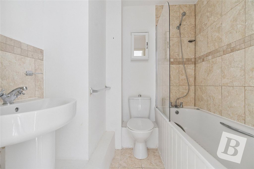 Property photo 3 of 11 Family Bathroom