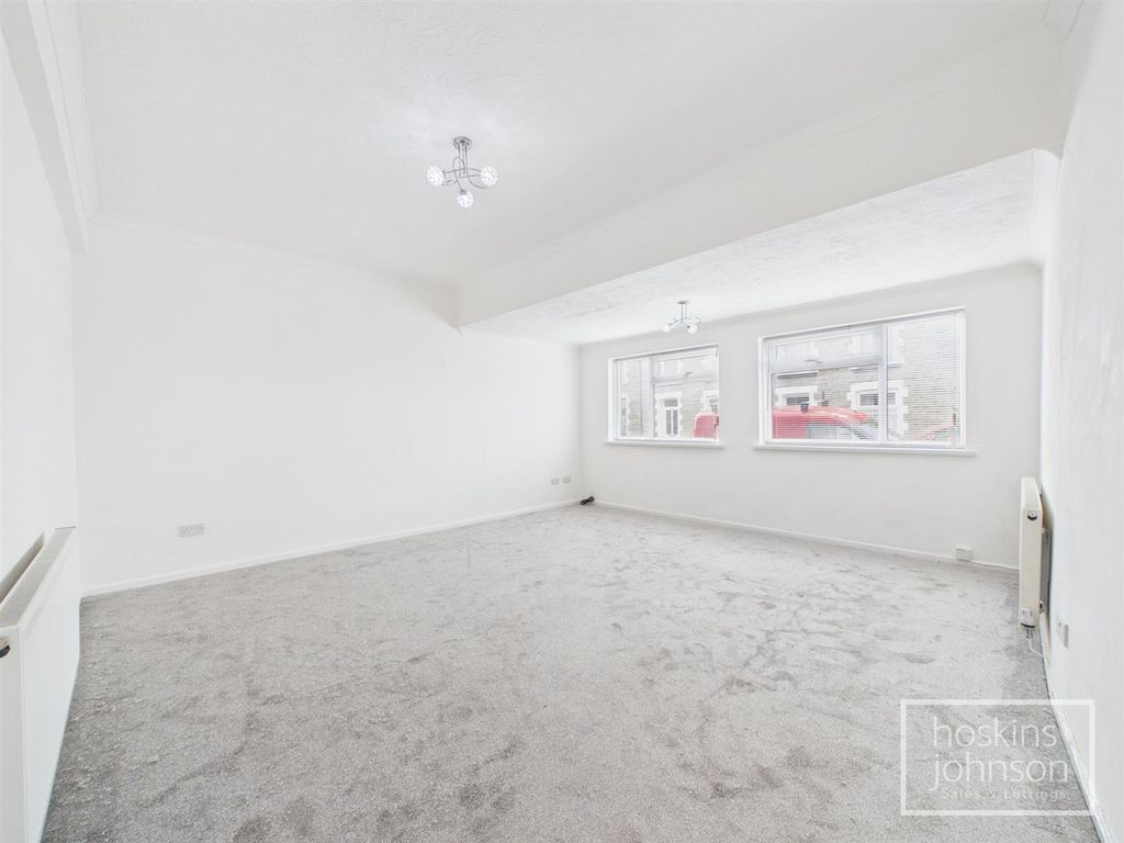 Property photo 3 of 15 Living Room